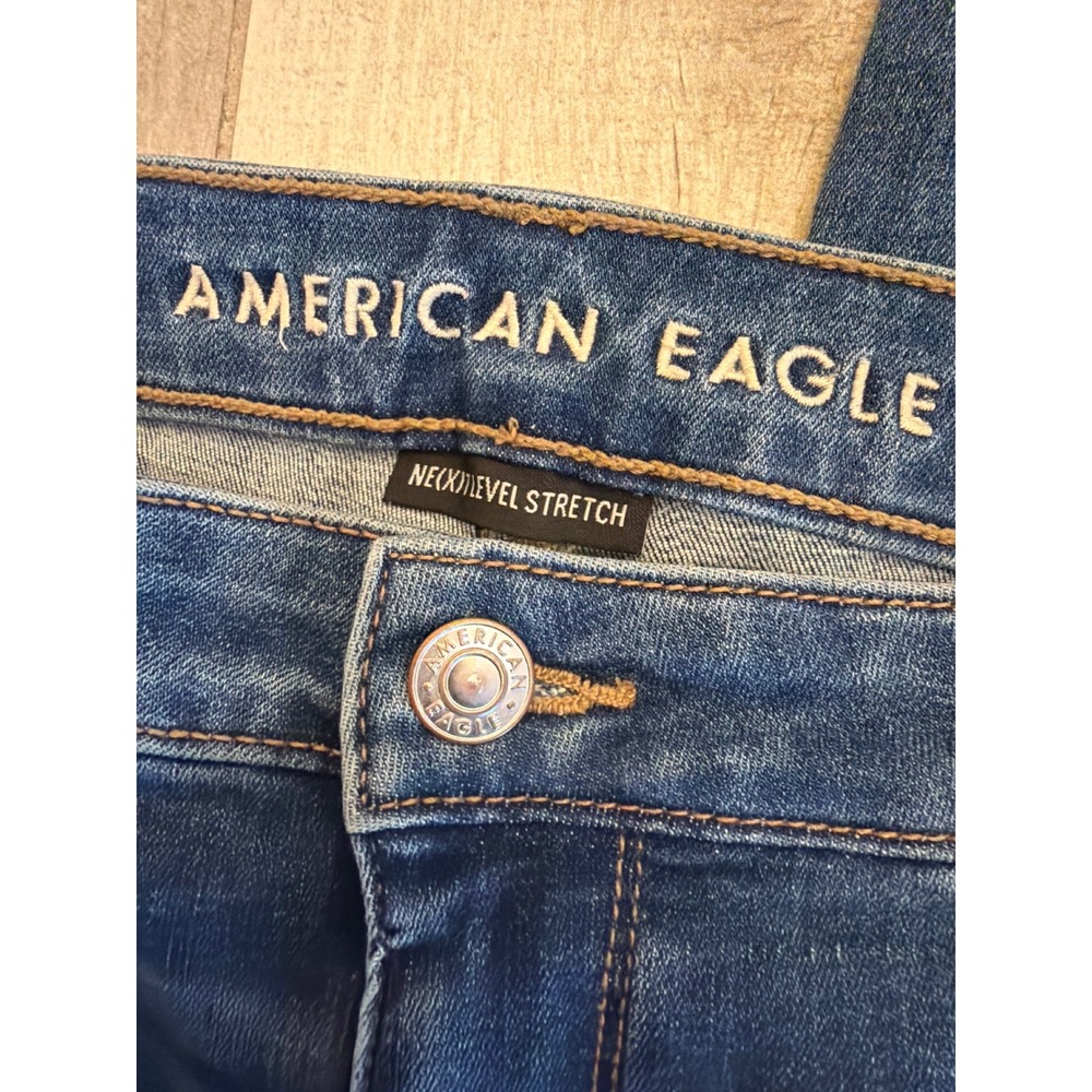 American Eagle Super Hi-Rise Jegging‎ Next Level Stretch Medium Wash Denim Jeans